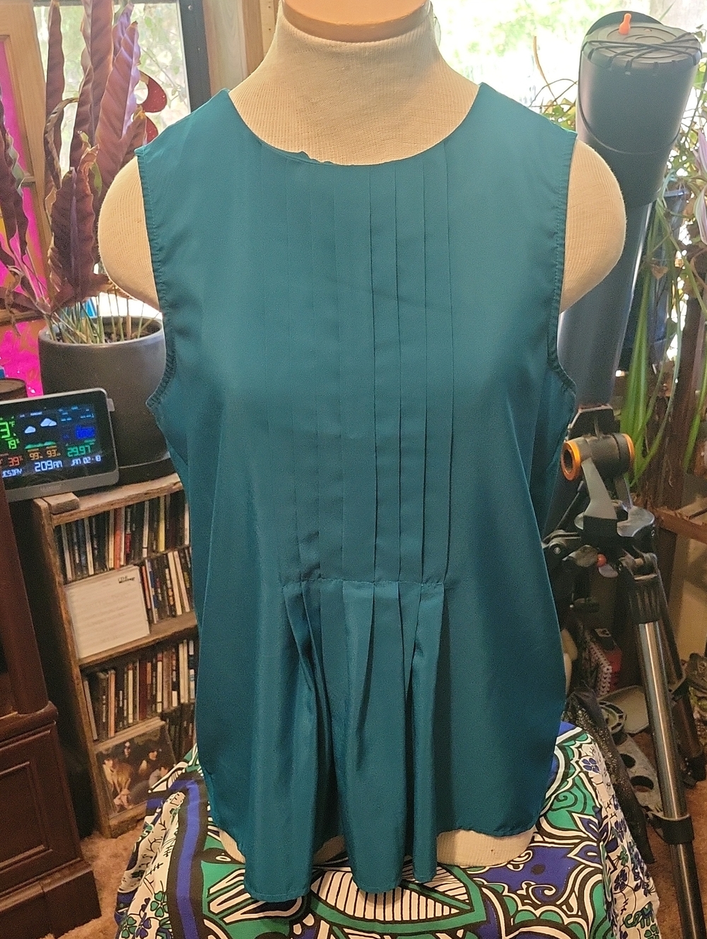 Banana Republic Teal Sleeveless Pintuck Peplum Top